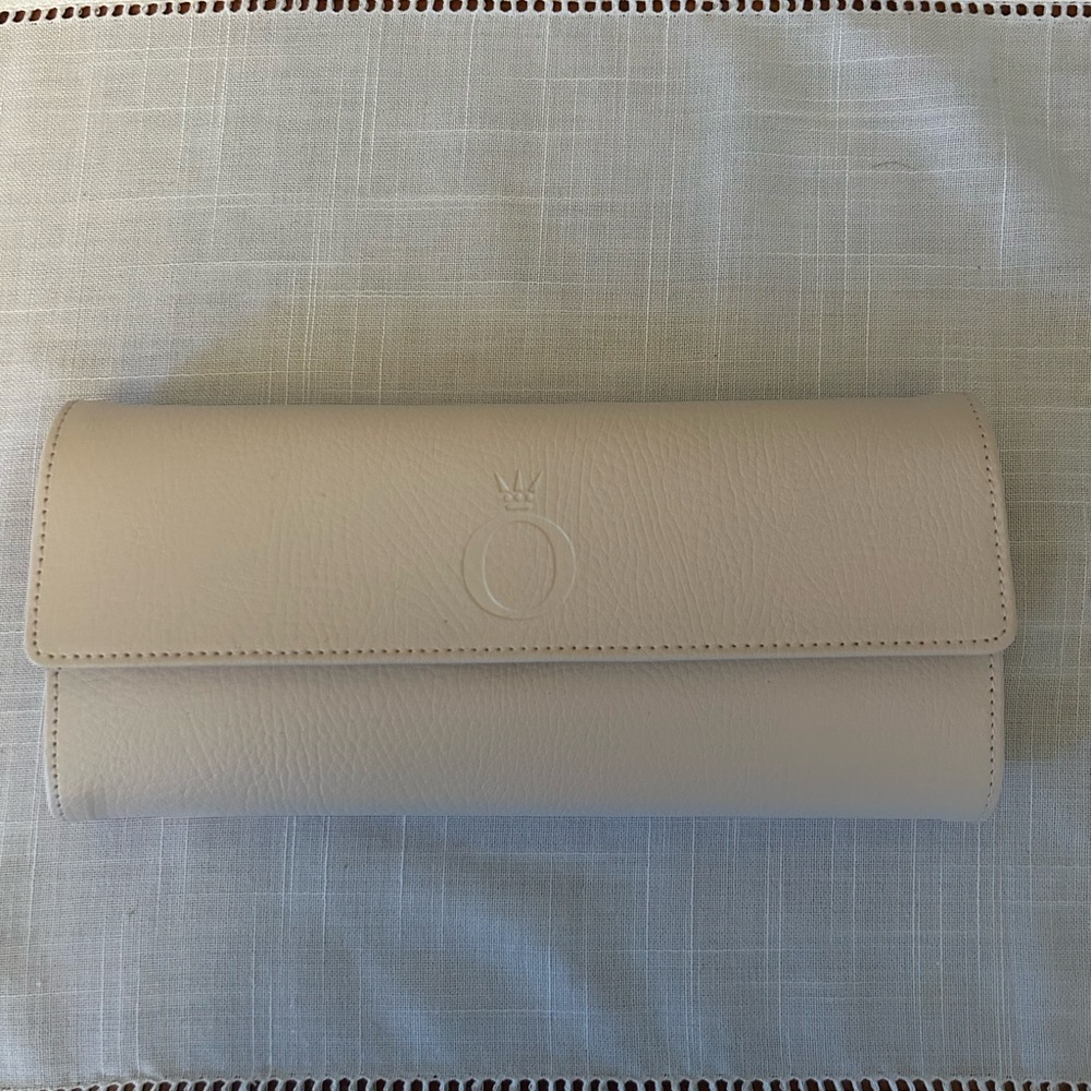 NEW Pandora “Unforgettable Moments” jewelry travel case